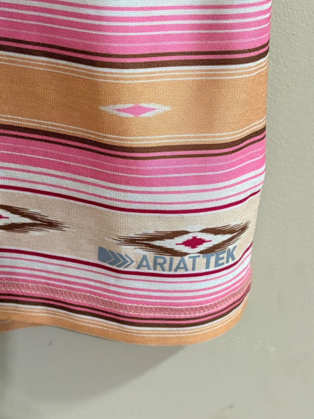 Ariat Tek Laguna V-Neck Aztec Design Pink Paradise Serape XL - Picture 4 of 8